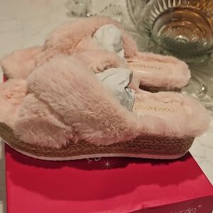 Shoe Dazzle Fuzzy Pink Slippers